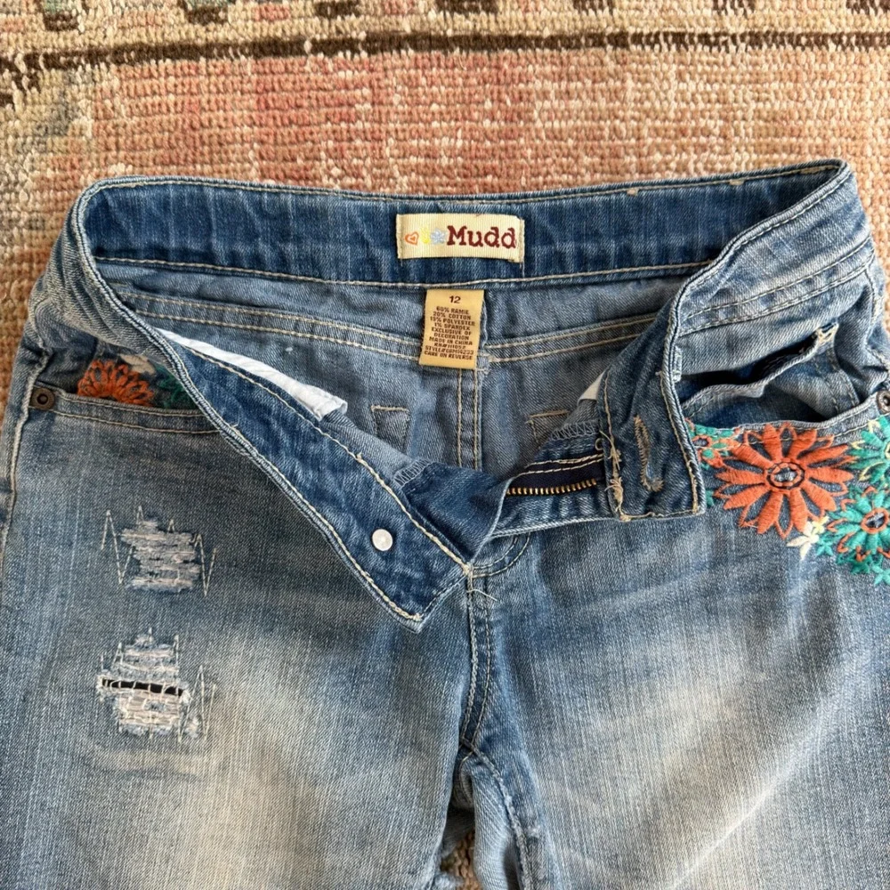Mudd Girls Denim Bermuda Shorts Size 12 Floral Embroidered Distressed Raw Hem